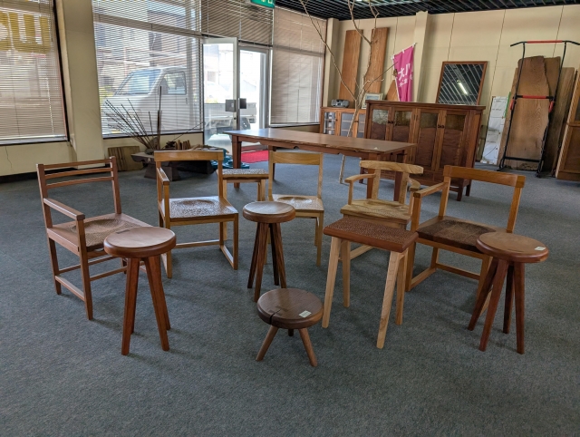 時とともに美しく変わる木と布