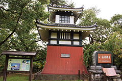 小倉城に復元された助左衛門が計画した灯台