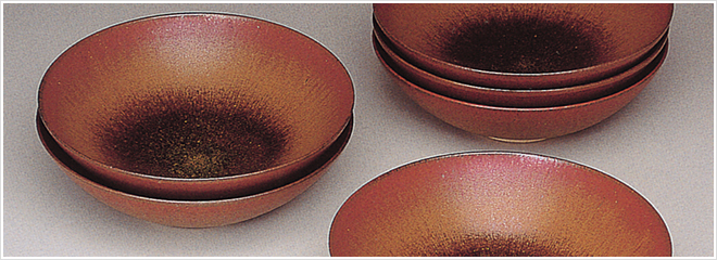 第53回日本伝統工芸展に入賞した鉄釉組鉢
