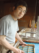 井上　賢治さん(42歳)