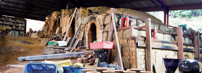 年季の入った登り窯。今は大壷などを焼く時に使われている